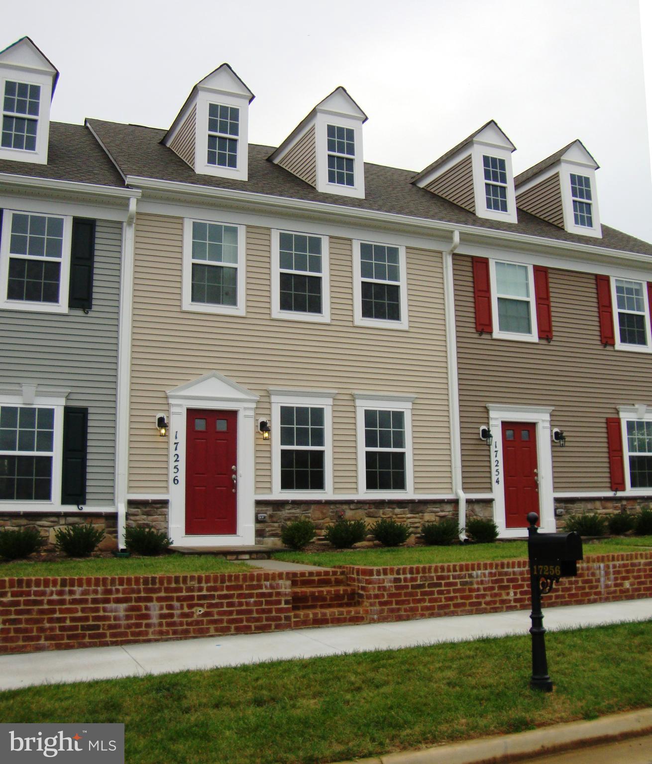 LADYSMITH VILLAGE - Residential Lease