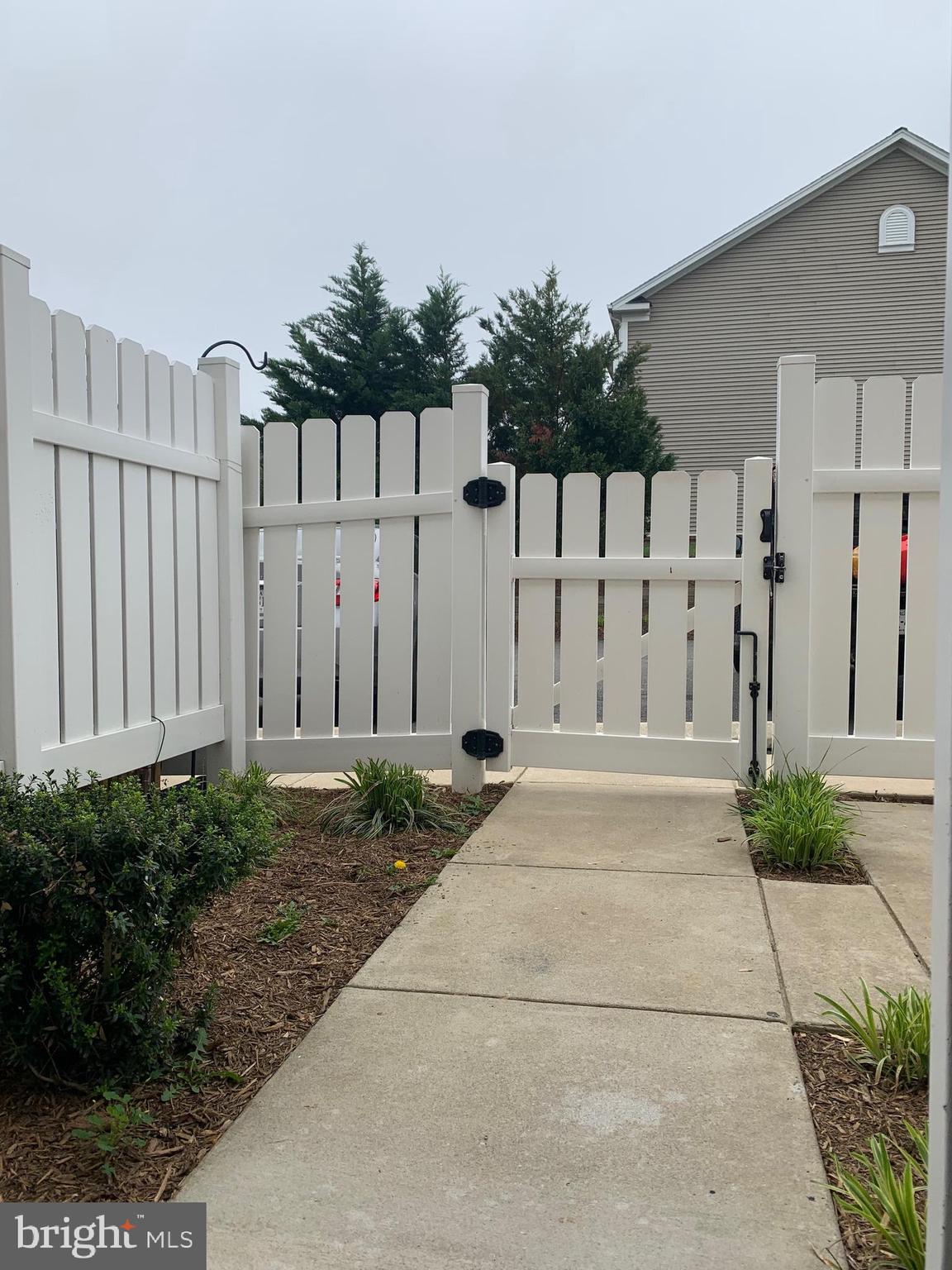 LADYSMITH VILLAGE - Residential Lease