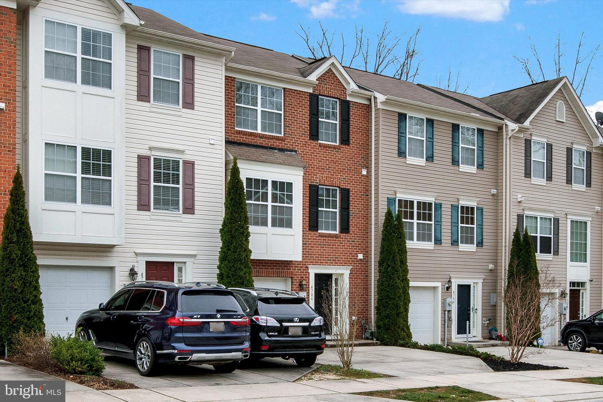 HOLLY WOODS - Residential Lease