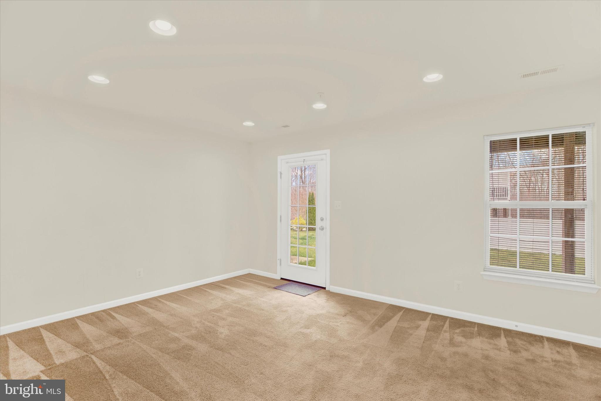 HOLLY WOODS - Residential Lease