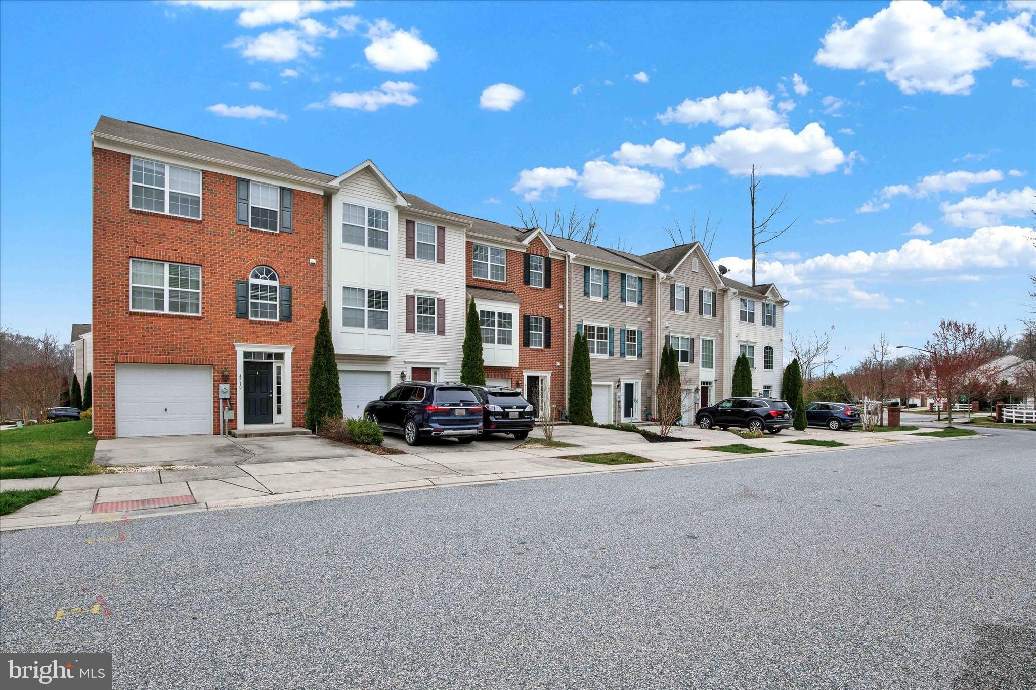 HOLLY WOODS - Residential Lease