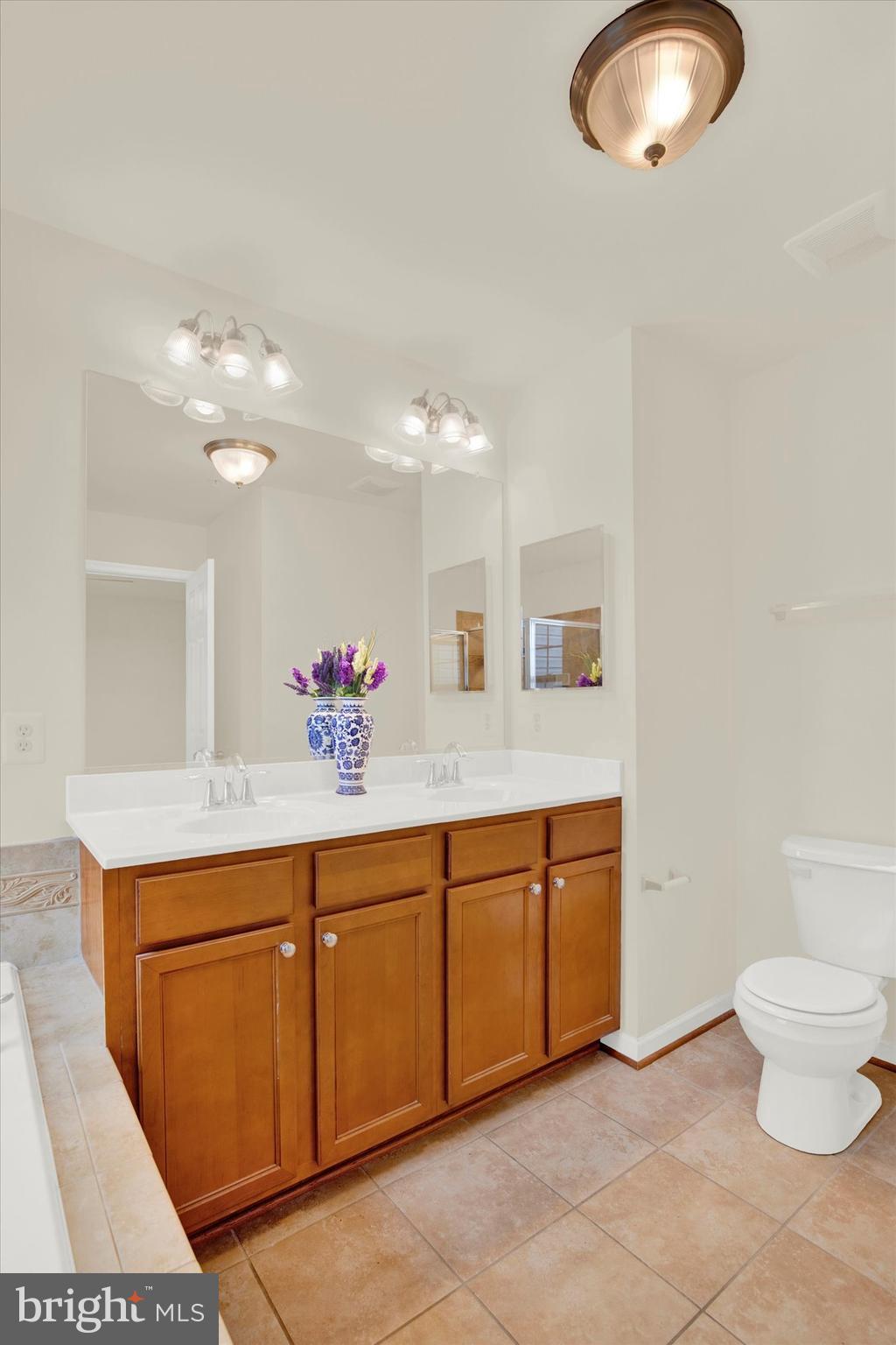 HOLLY WOODS - Residential Lease