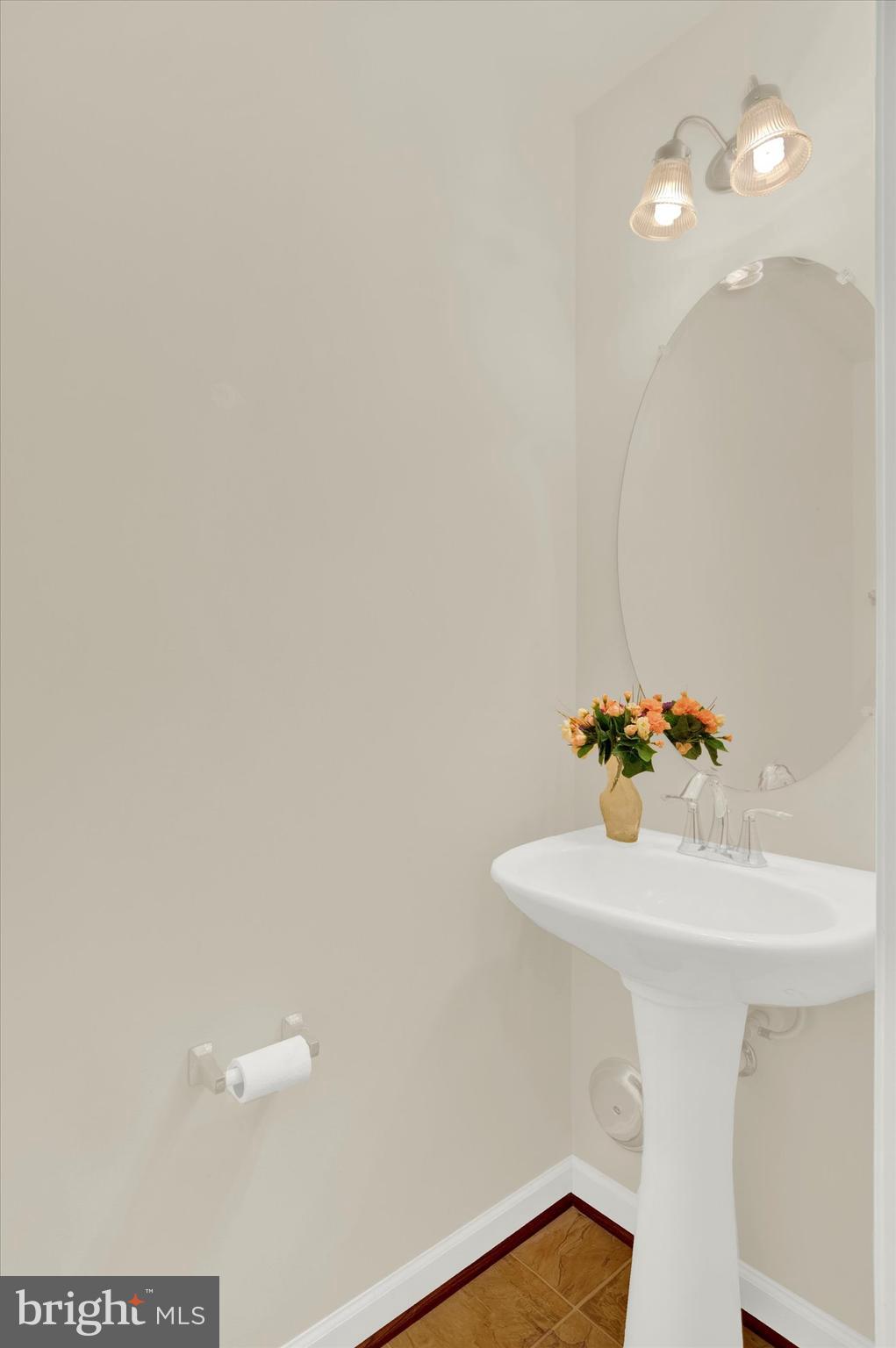 HOLLY WOODS - Residential Lease