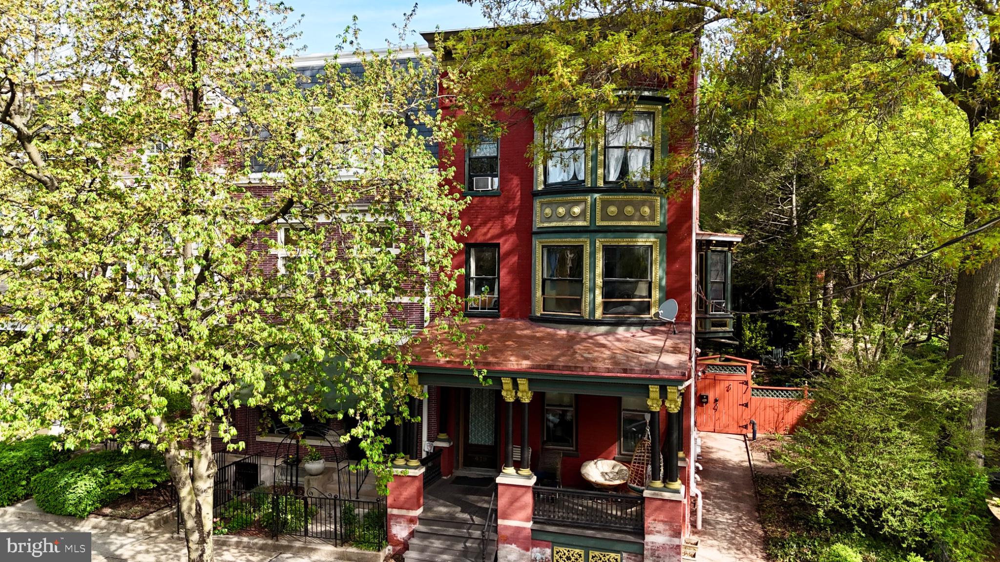 CHESTNUT HILL - Residential