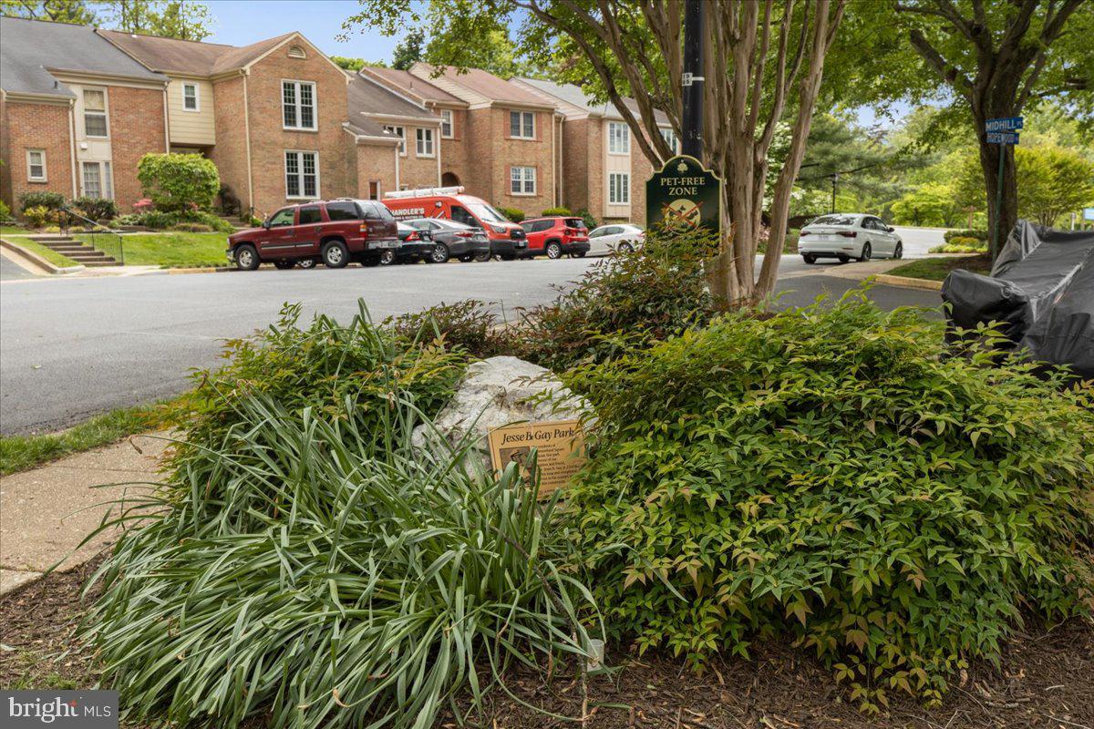 WESTMORELAND SQUARE - Residential