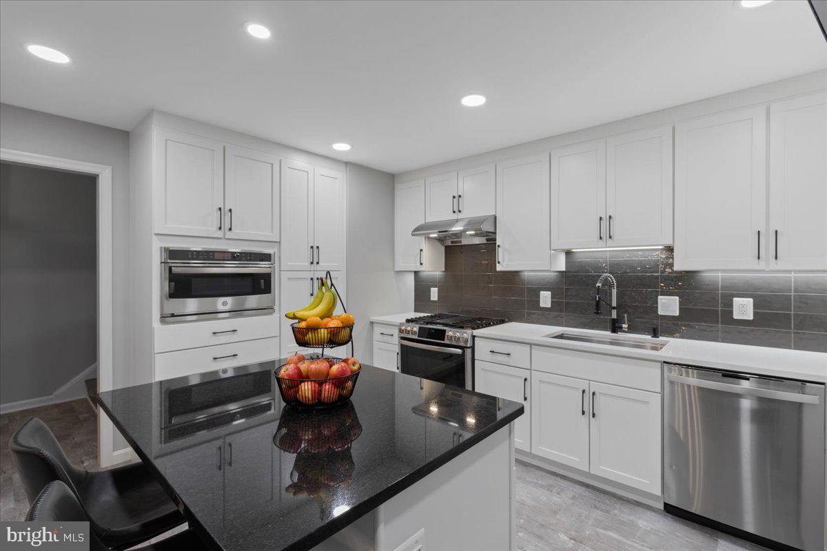 WESTMORELAND SQUARE - Residential