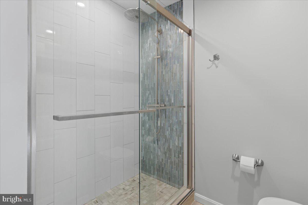 WESTMORELAND SQUARE - Residential