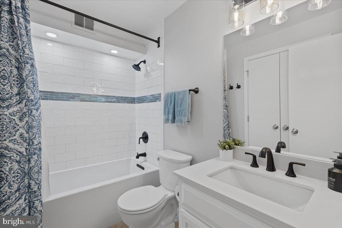 WESTMORELAND SQUARE - Residential