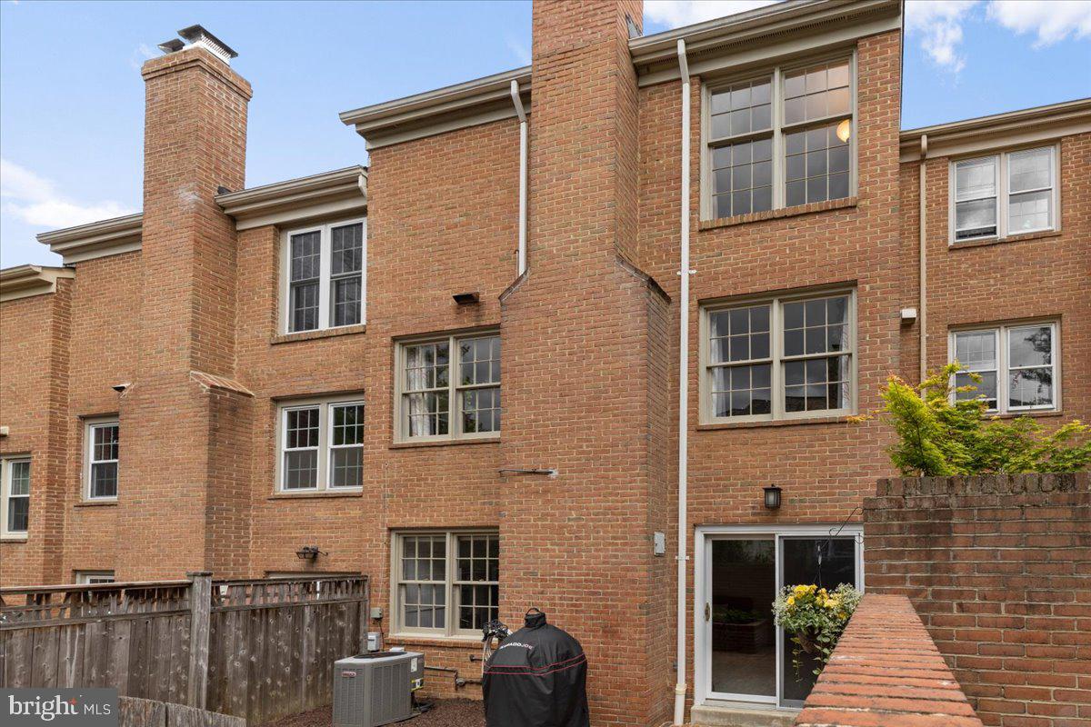 WESTMORELAND SQUARE - Residential