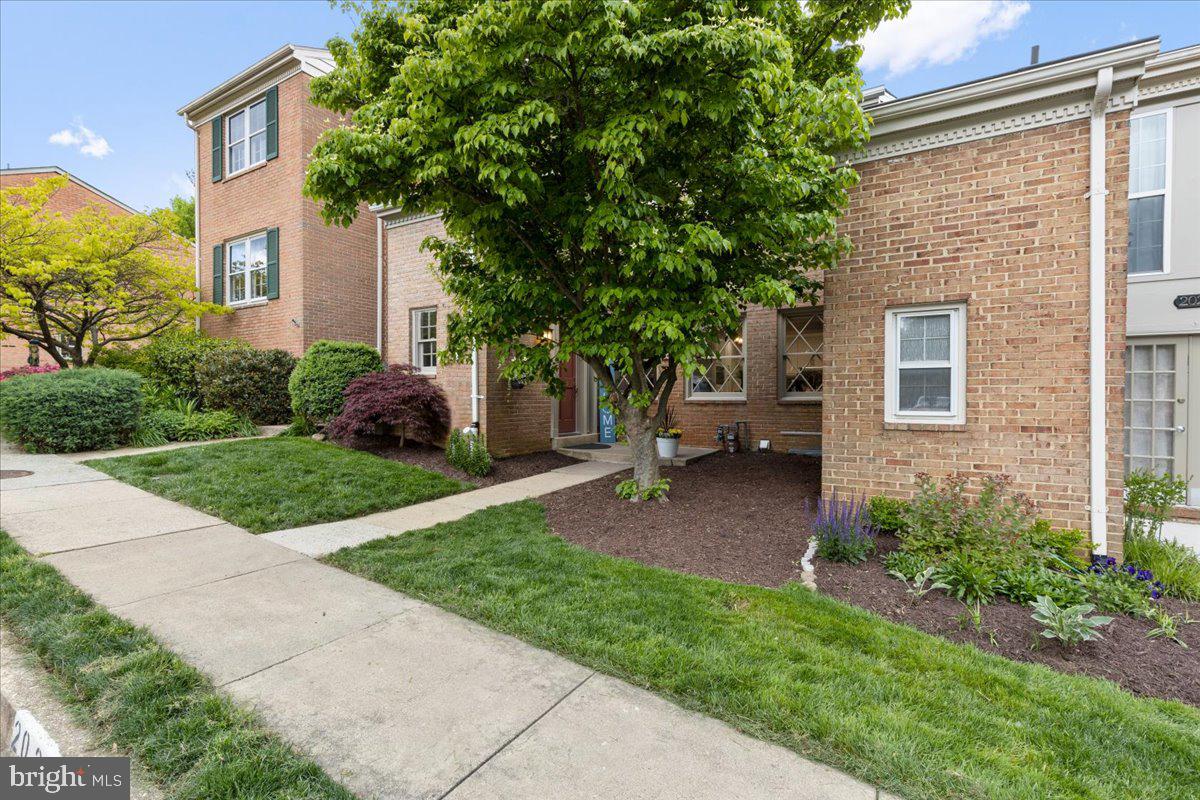 WESTMORELAND SQUARE - Residential