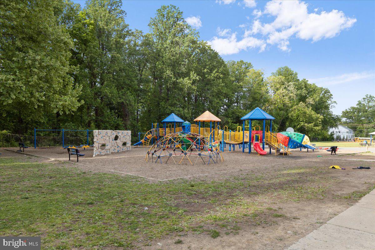 WESTMORELAND SQUARE - Residential