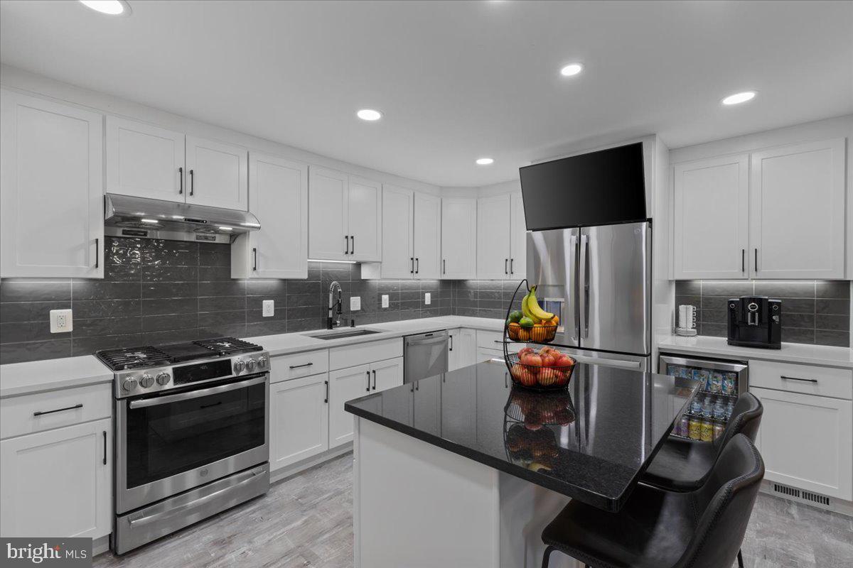 WESTMORELAND SQUARE - Residential