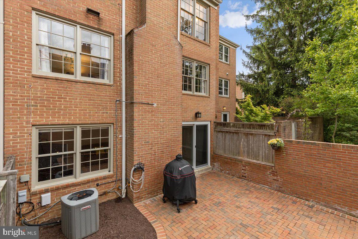 WESTMORELAND SQUARE - Residential