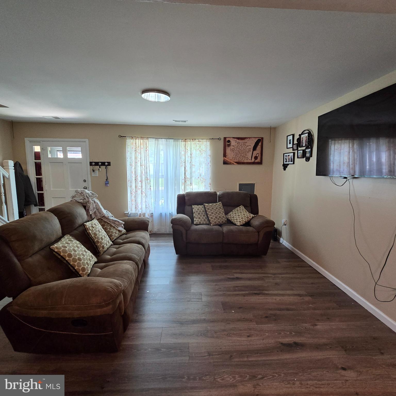 1709 KINGSWOOD PLACE