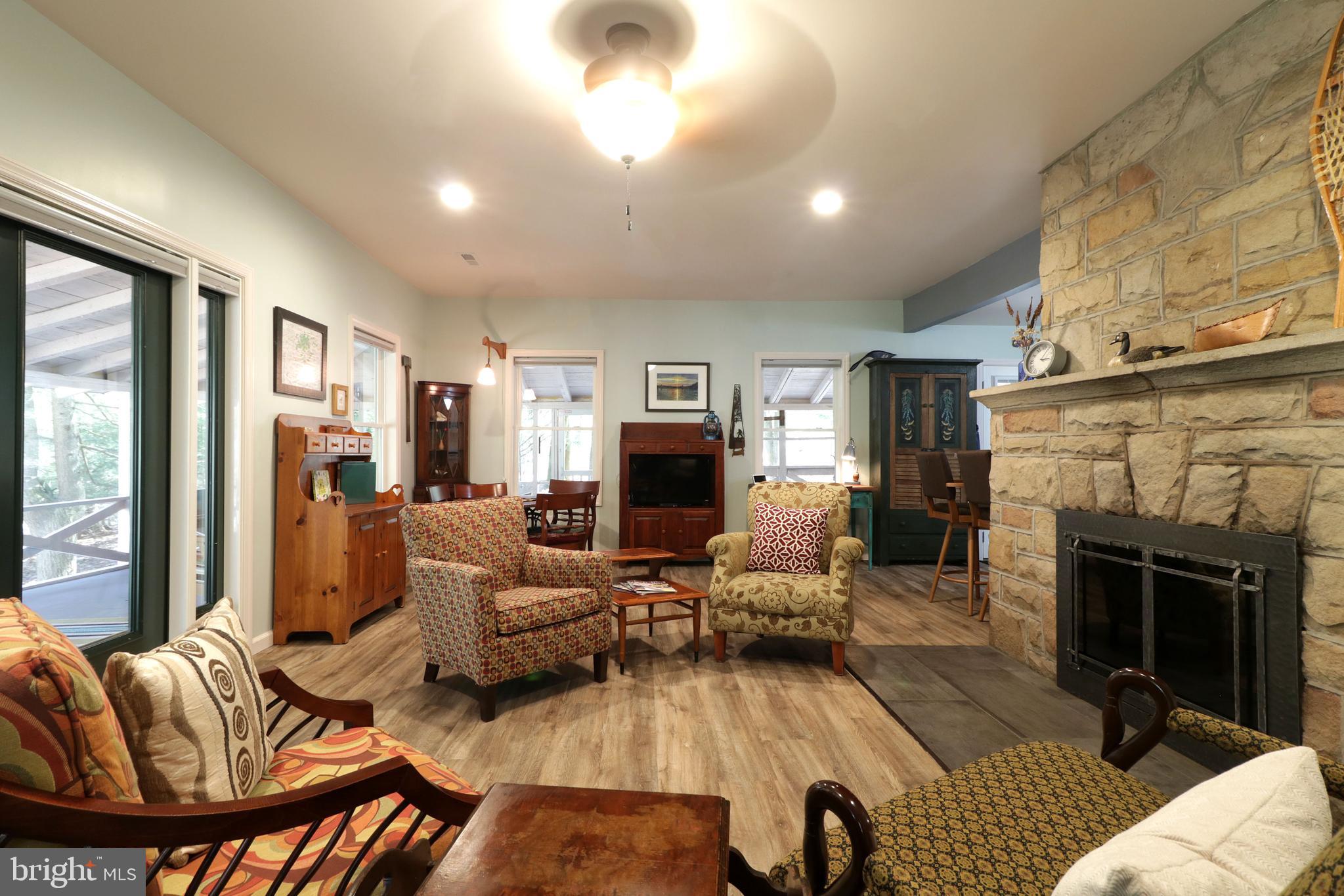 BLACK MOSHANNON - Residential