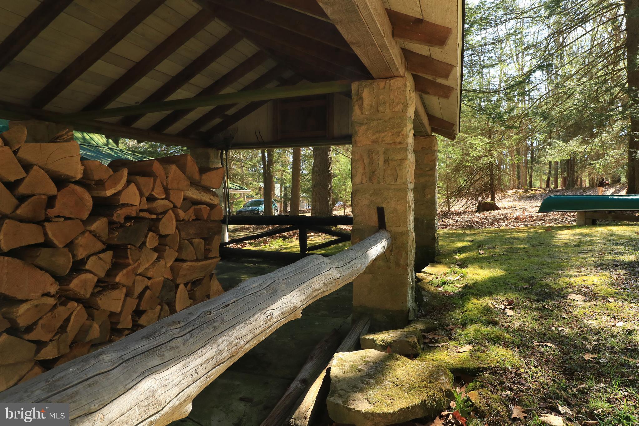 BLACK MOSHANNON - Residential