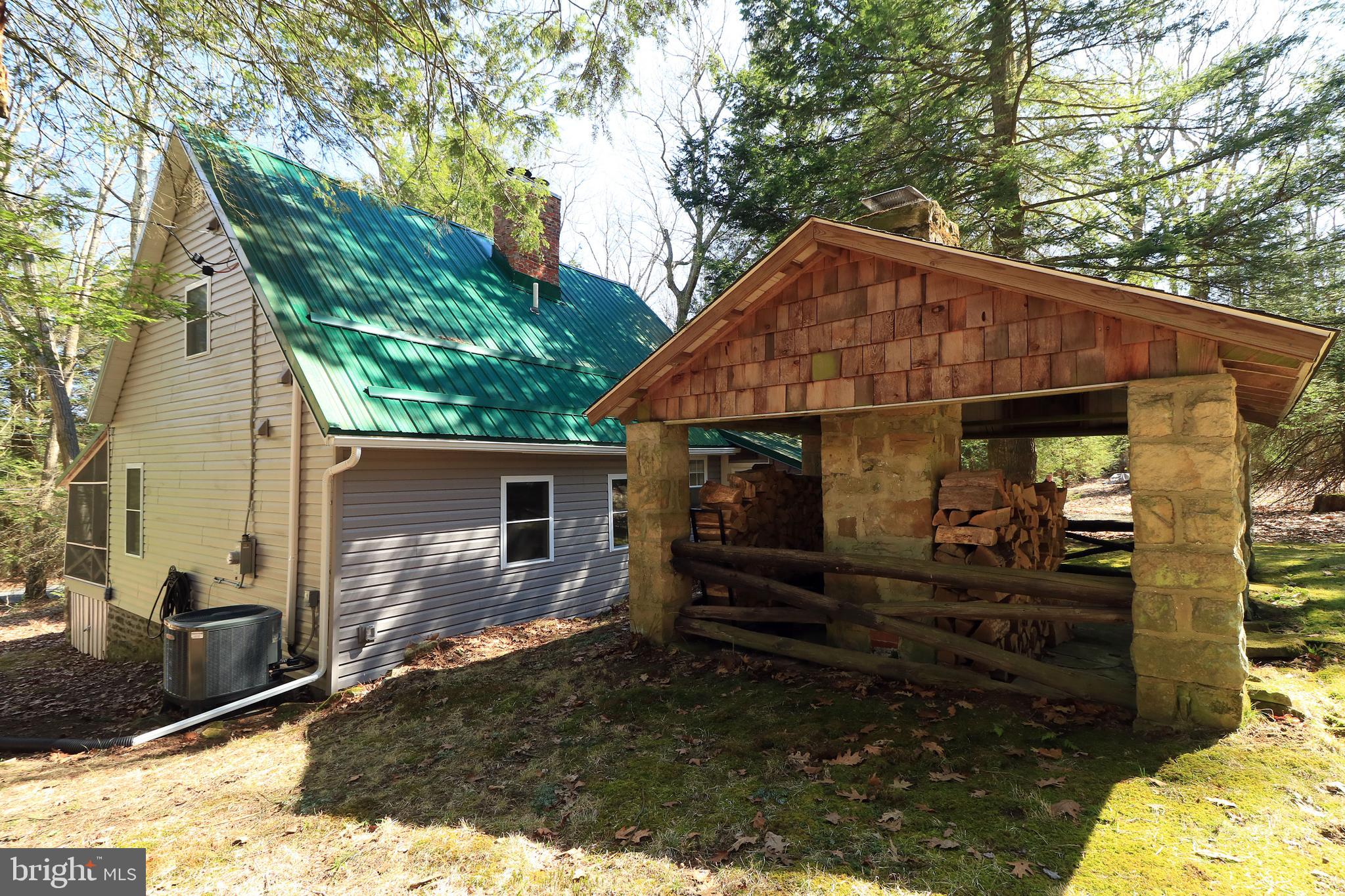 BLACK MOSHANNON - Residential