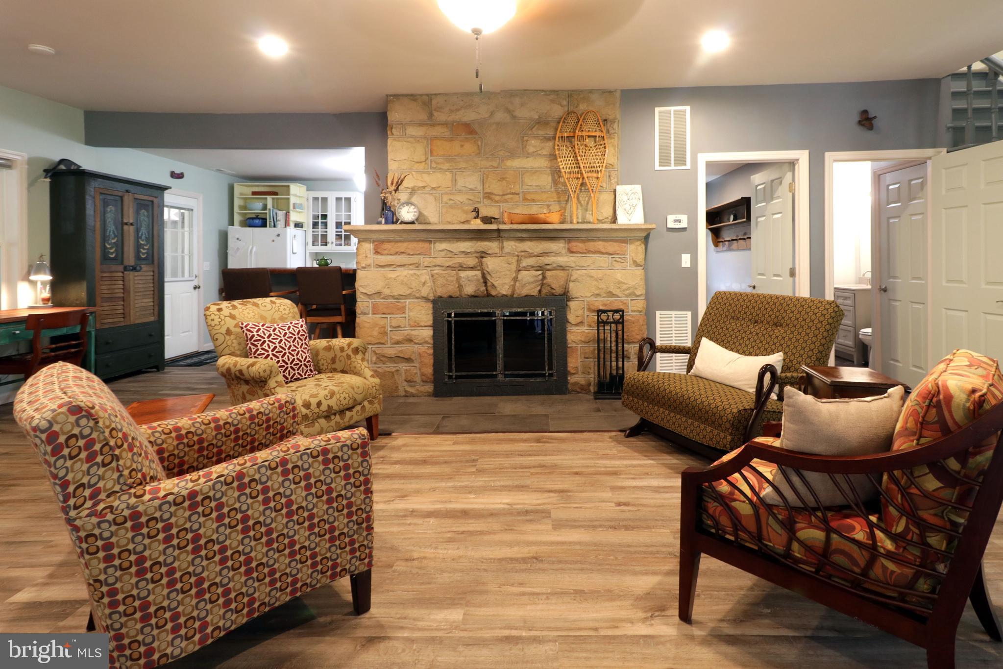 BLACK MOSHANNON - Residential