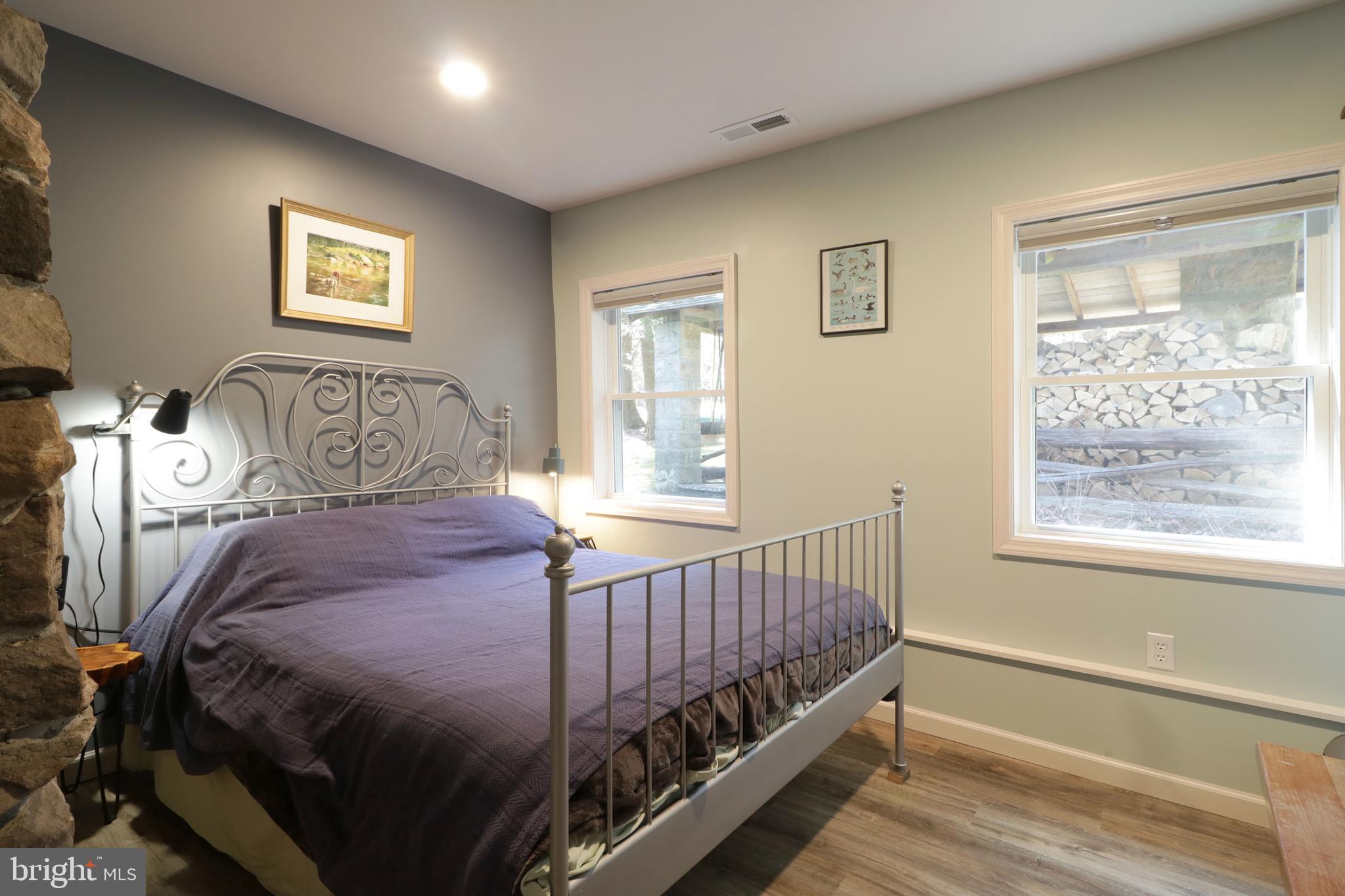 BLACK MOSHANNON - Residential