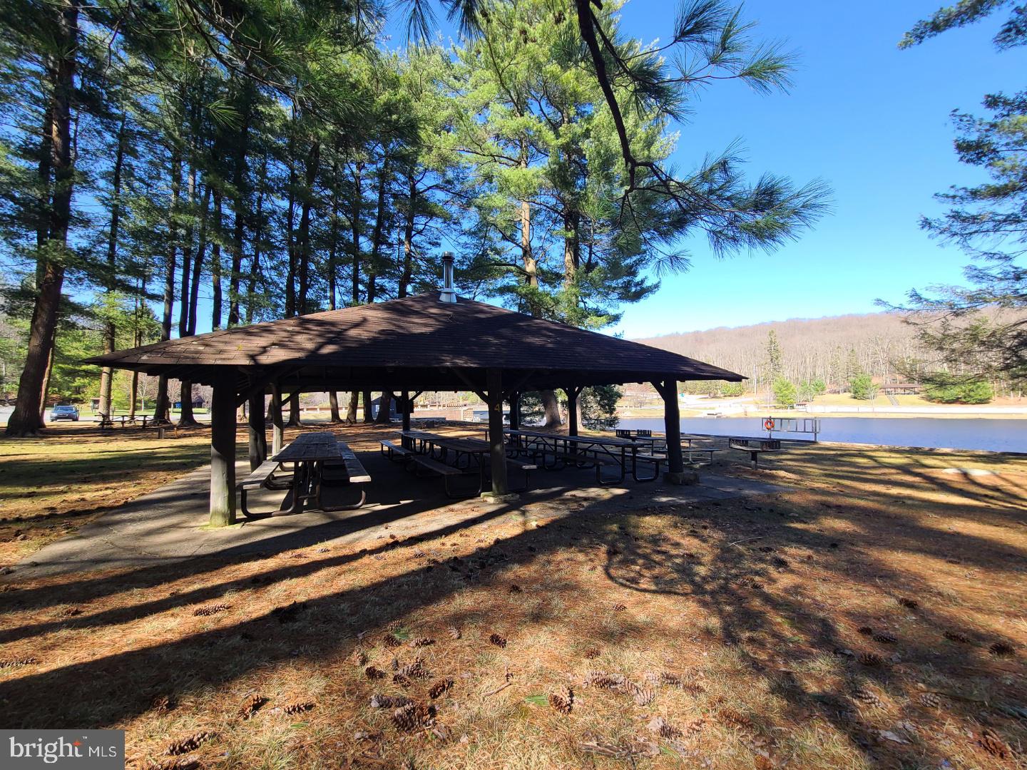 BLACK MOSHANNON - Residential