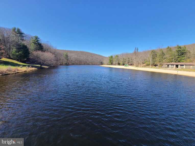 BLACK MOSHANNON - Residential