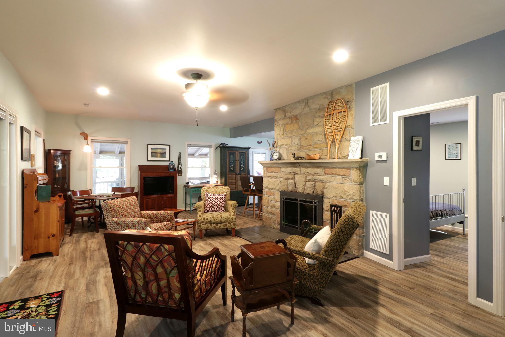 BLACK MOSHANNON - Residential