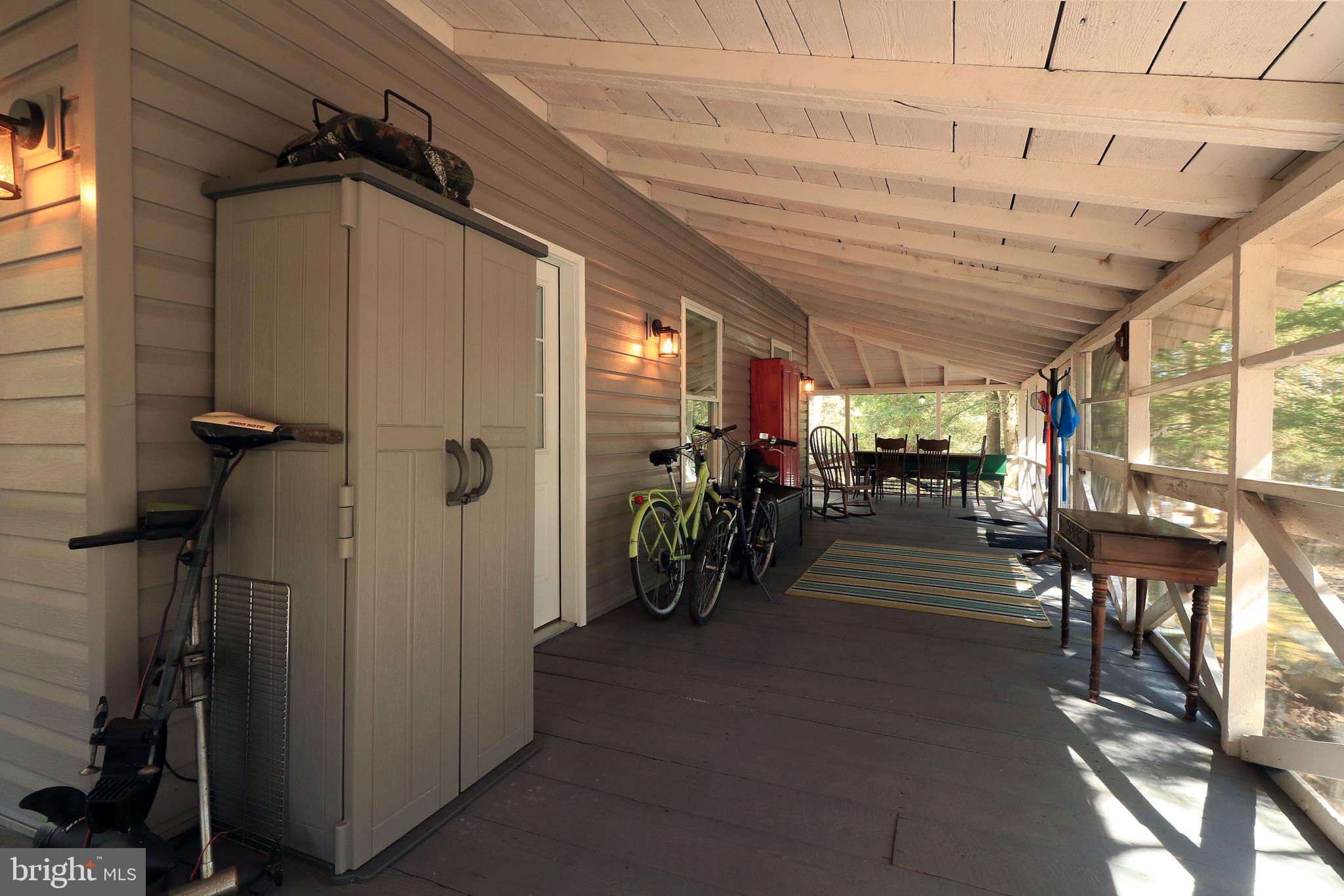 BLACK MOSHANNON - Residential