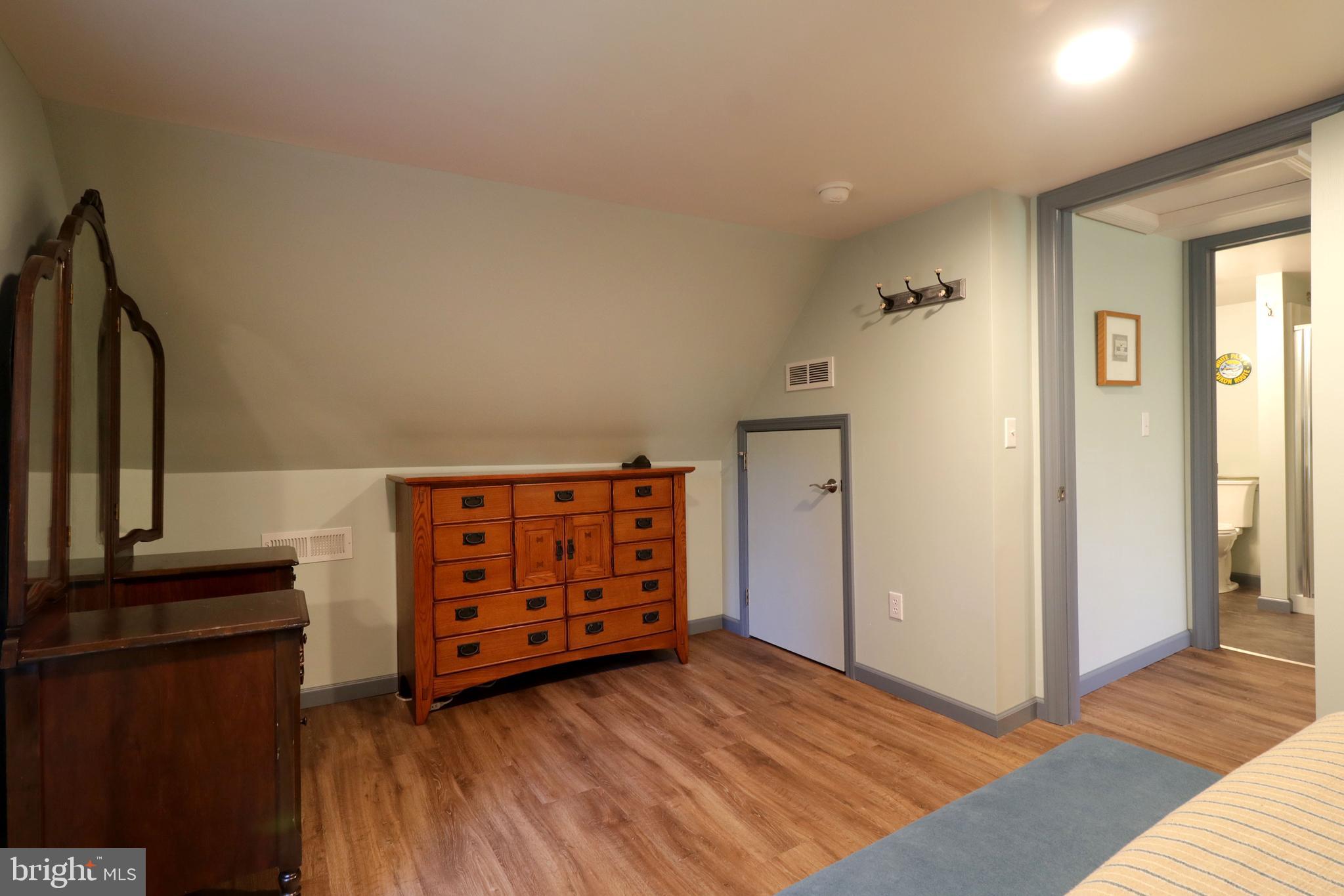 BLACK MOSHANNON - Residential