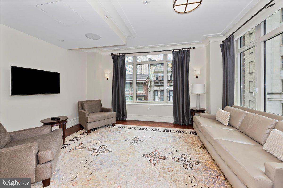 RITTENHOUSE SQUARE - Residential