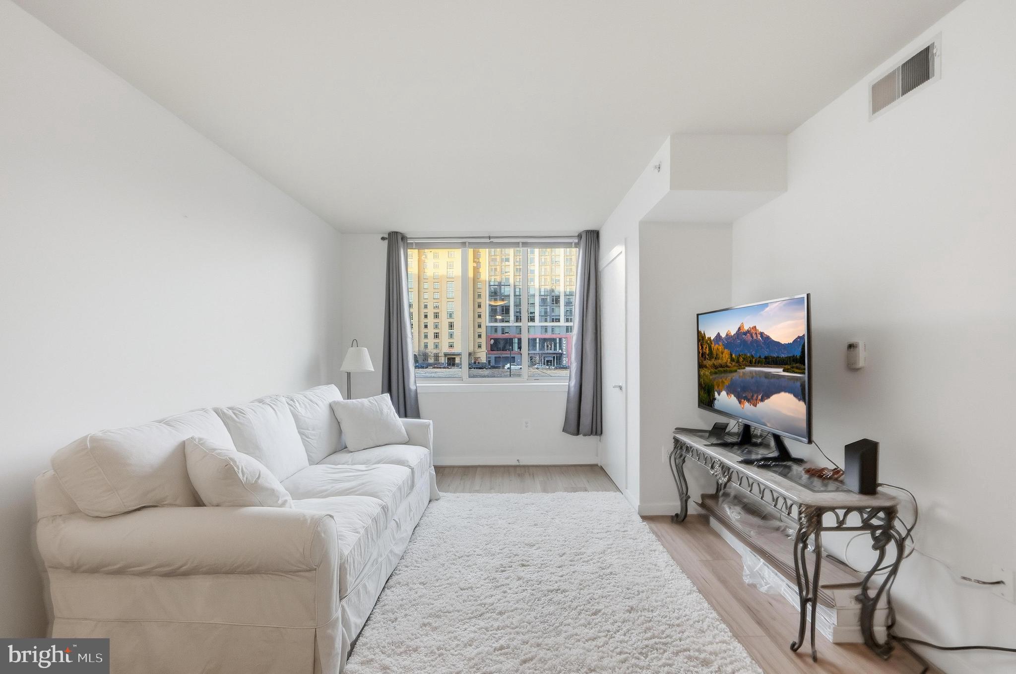 1000 NEW JERSEY AVENUE SE 216