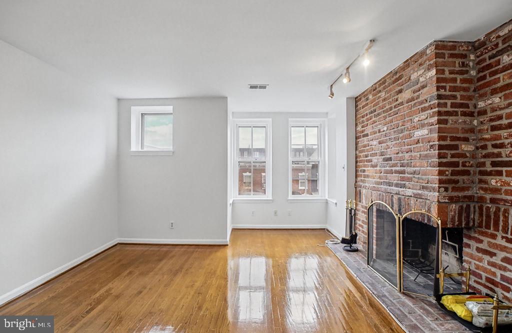 410 11TH STREET NE 14