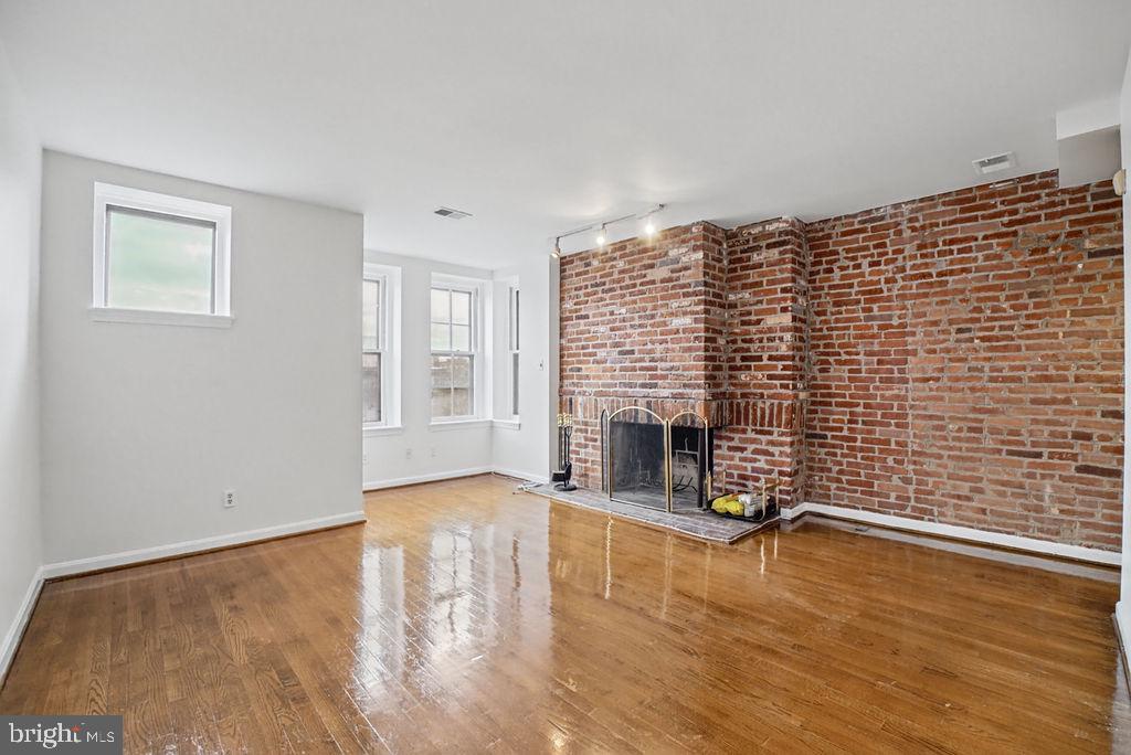 410 11TH STREET NE 14