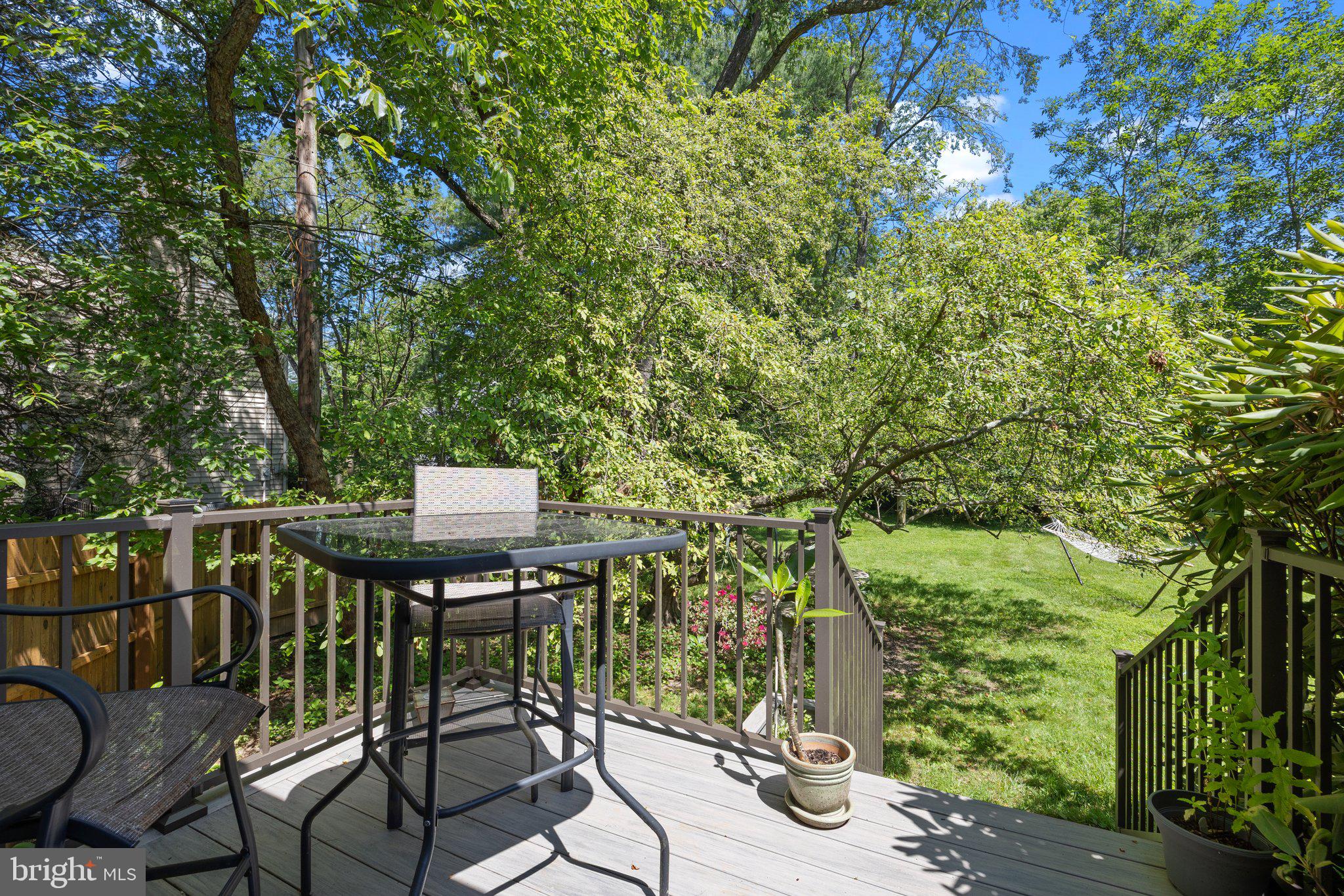 DELAVUE MANOR - Residential