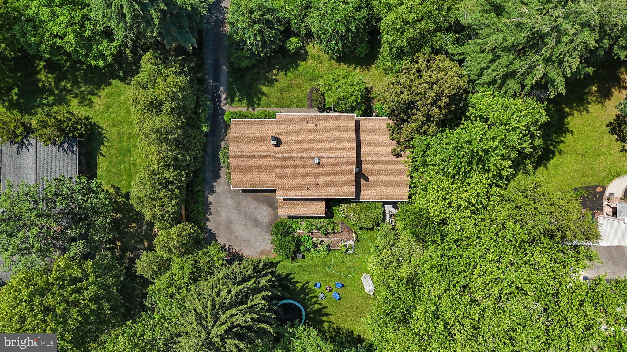 DELAVUE MANOR - Residential