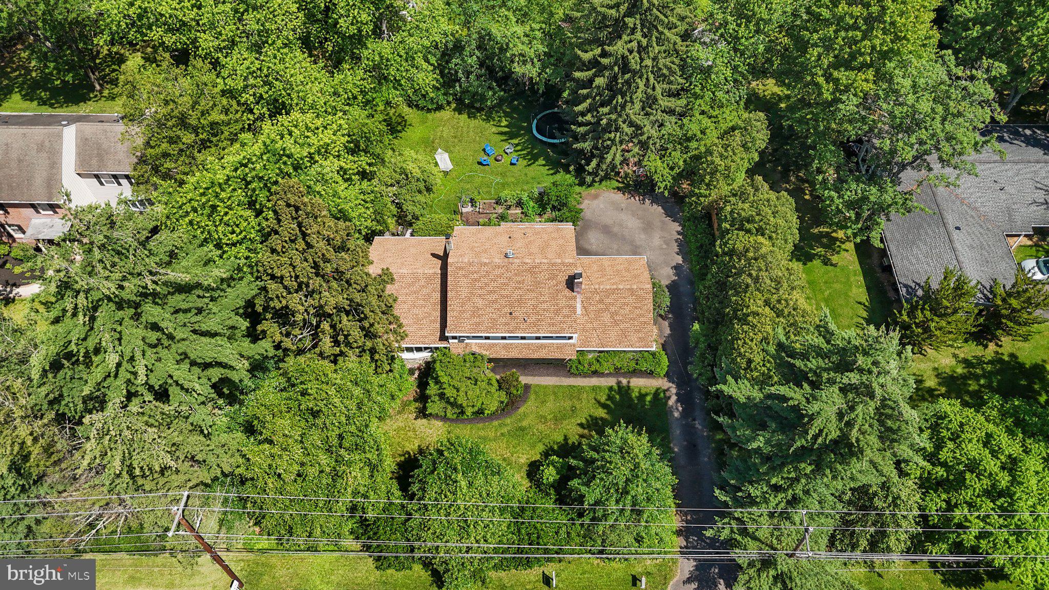 DELAVUE MANOR - Residential