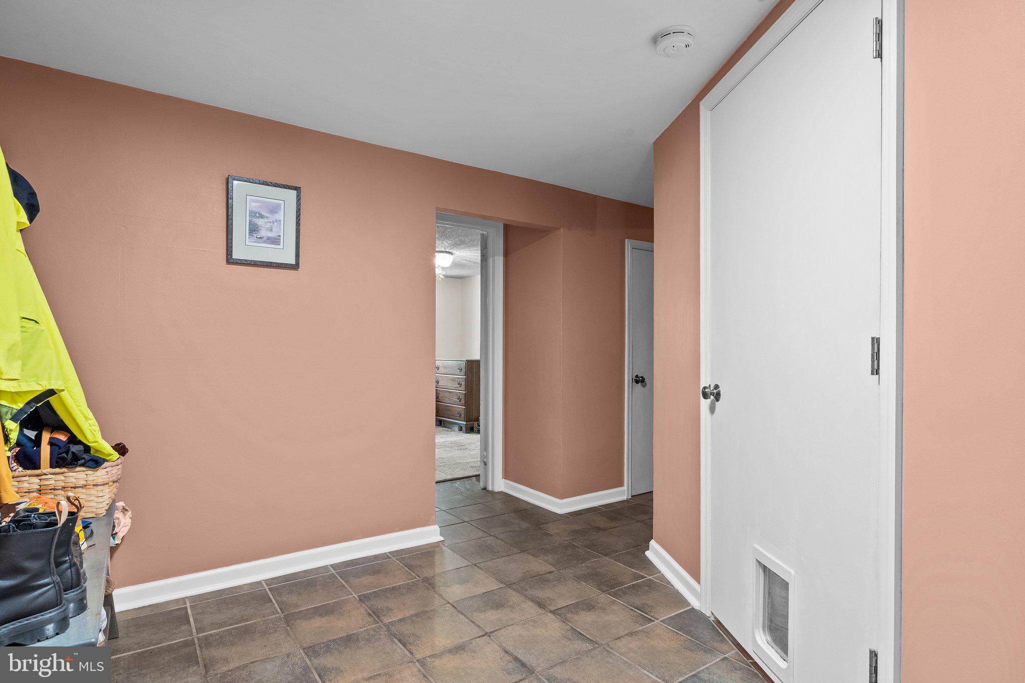 DELAVUE MANOR - Residential