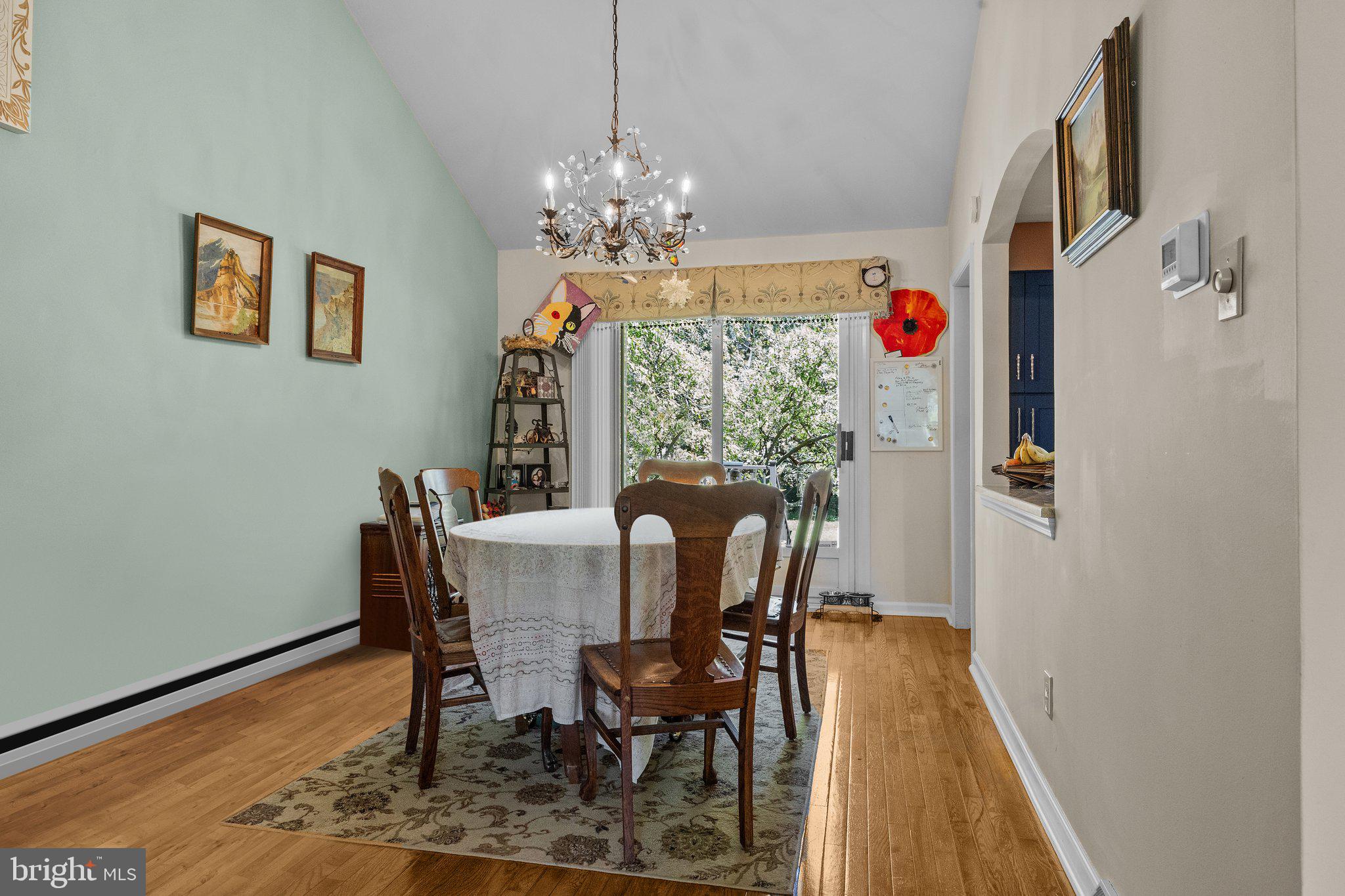 DELAVUE MANOR - Residential