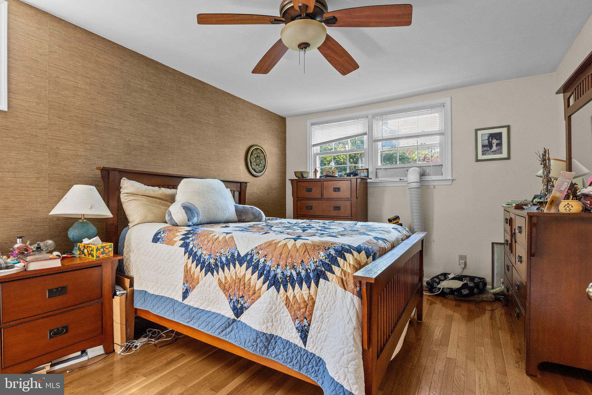 DELAVUE MANOR - Residential