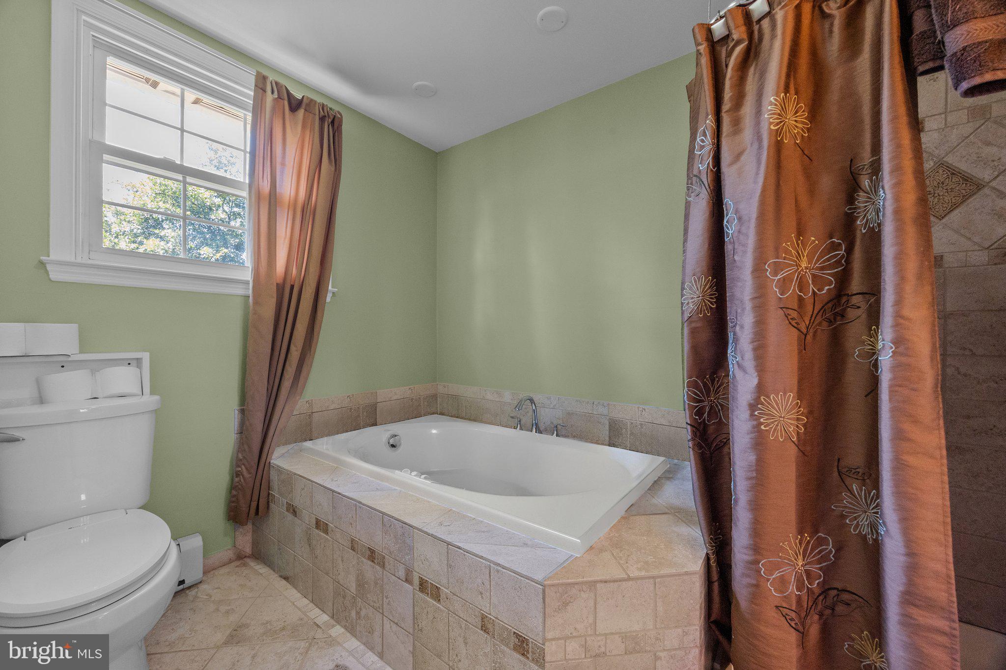 DELAVUE MANOR - Residential