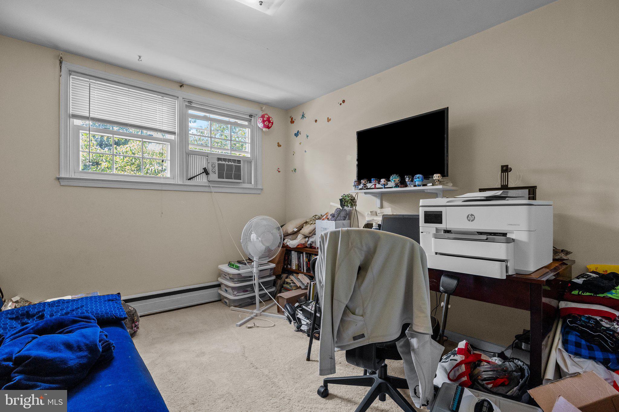 DELAVUE MANOR - Residential