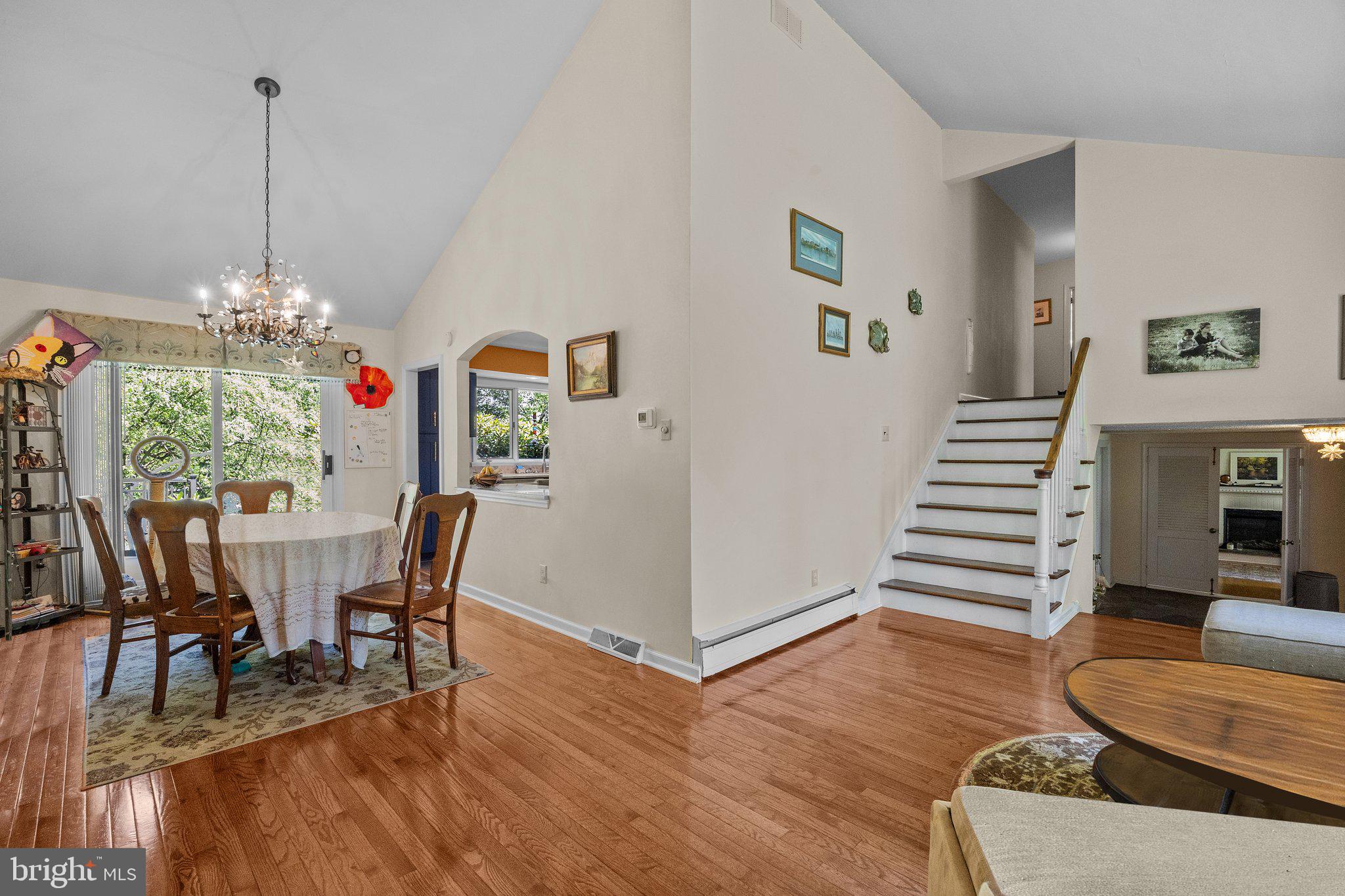 DELAVUE MANOR - Residential