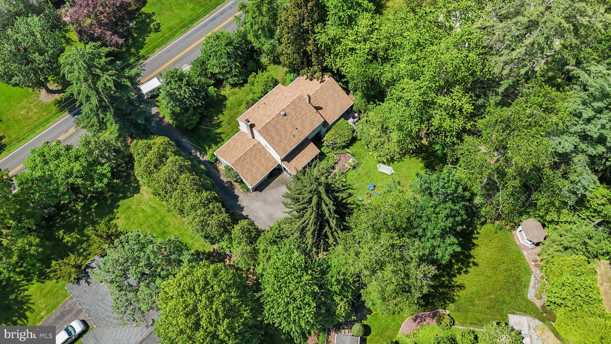 DELAVUE MANOR - Residential