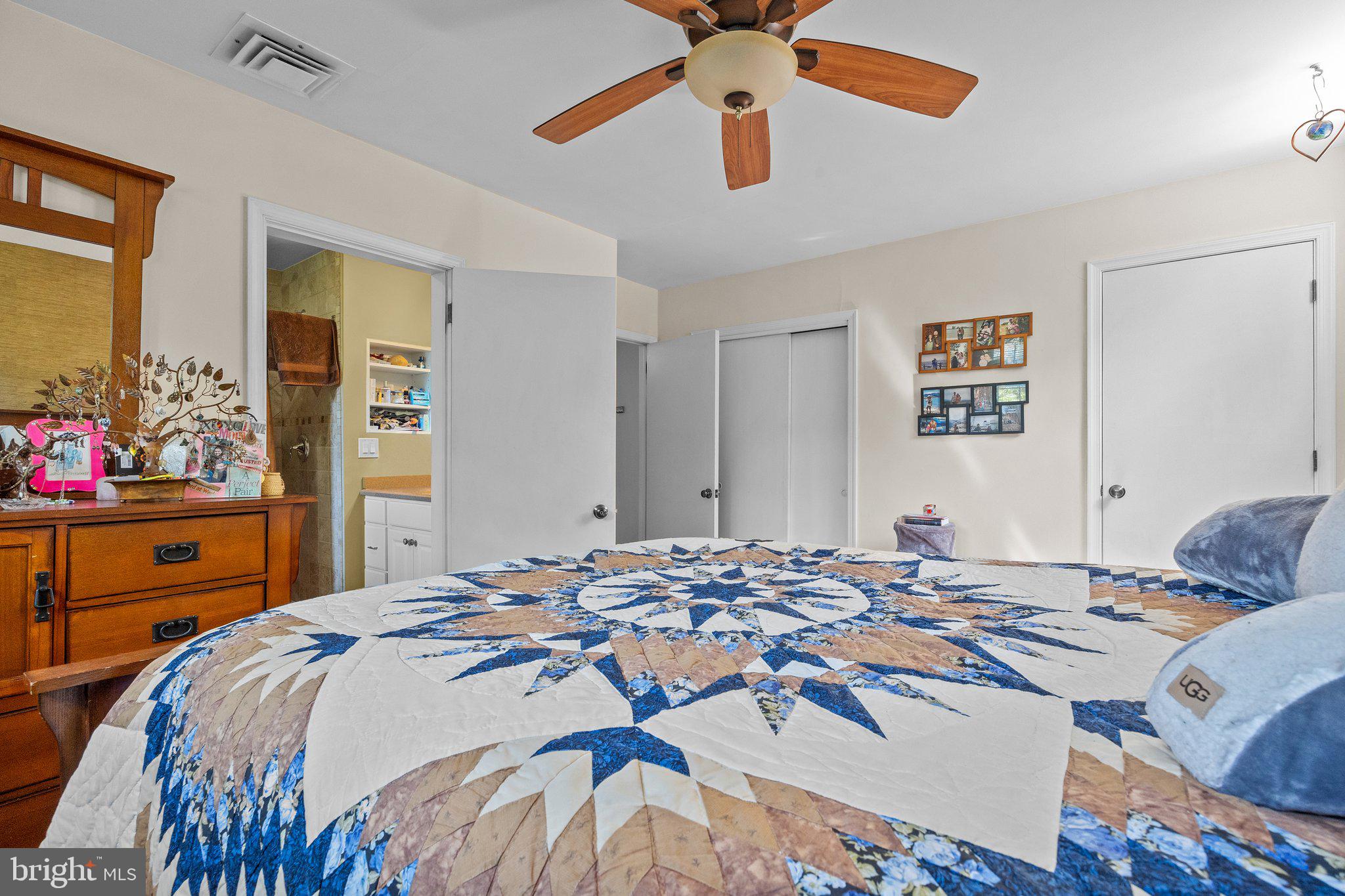 DELAVUE MANOR - Residential