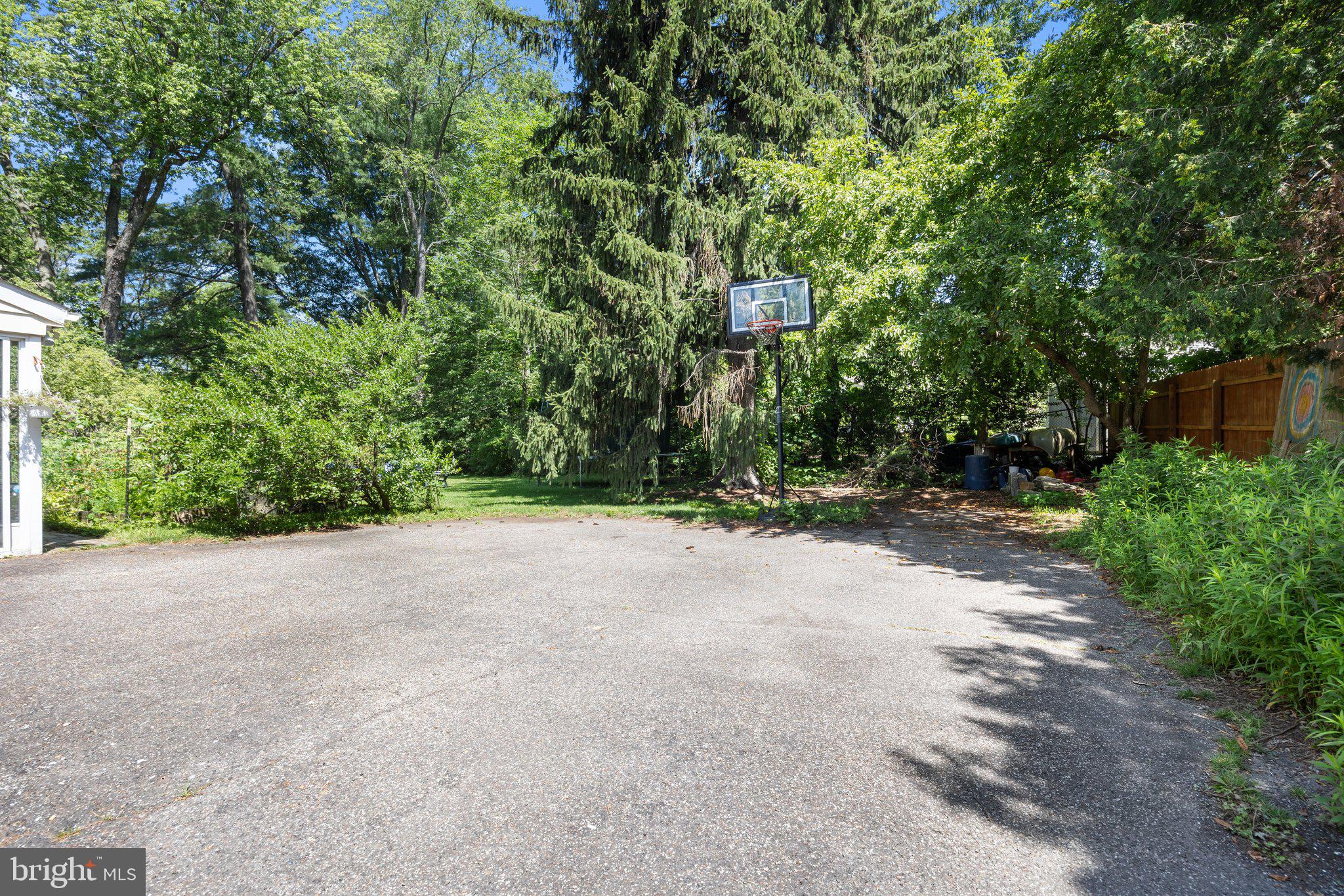 DELAVUE MANOR - Residential