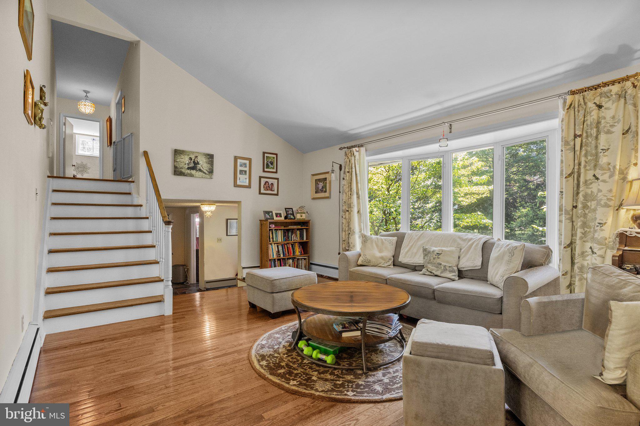 DELAVUE MANOR - Residential