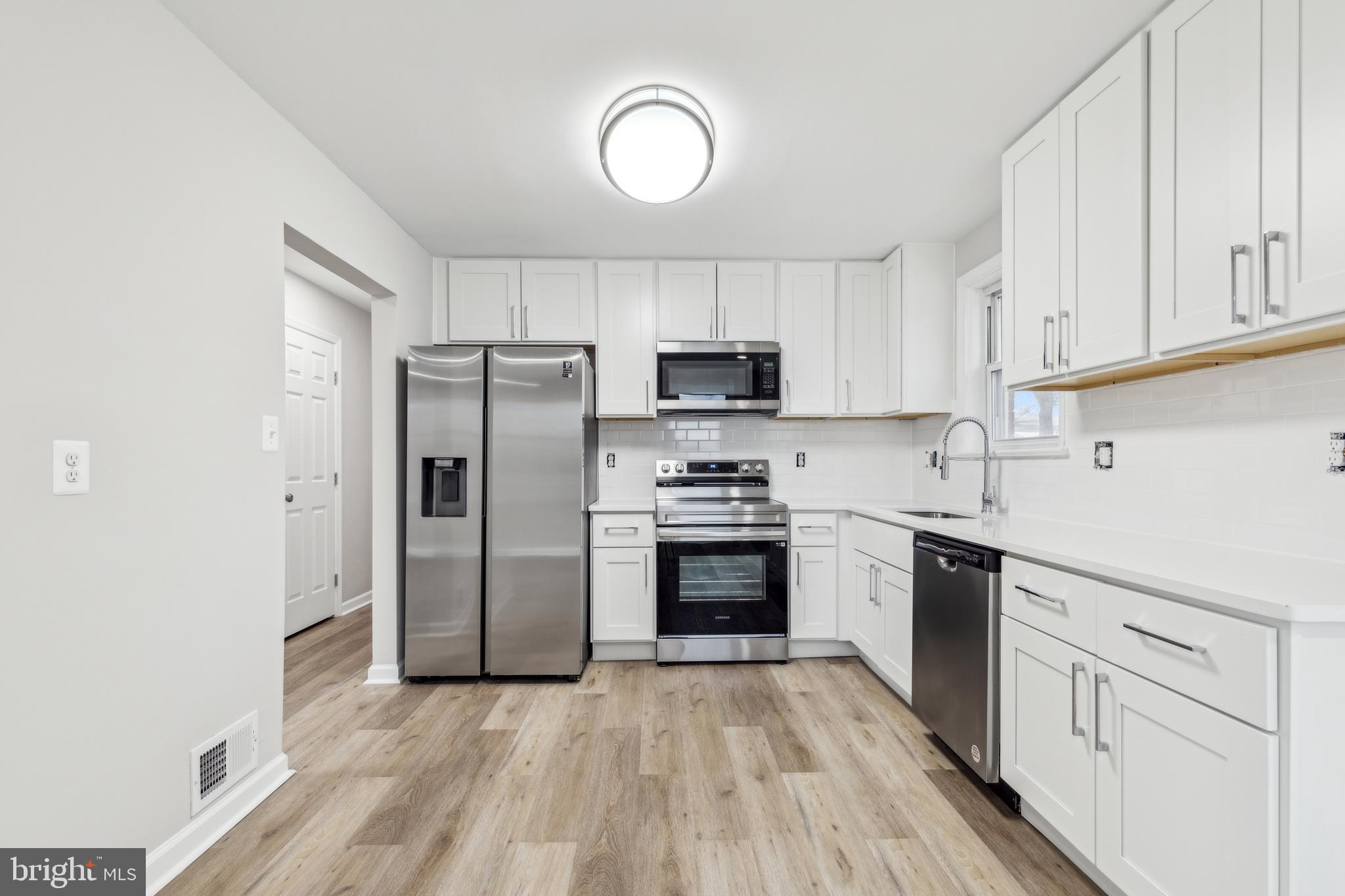 CRESTVIEW MANOR - Residential