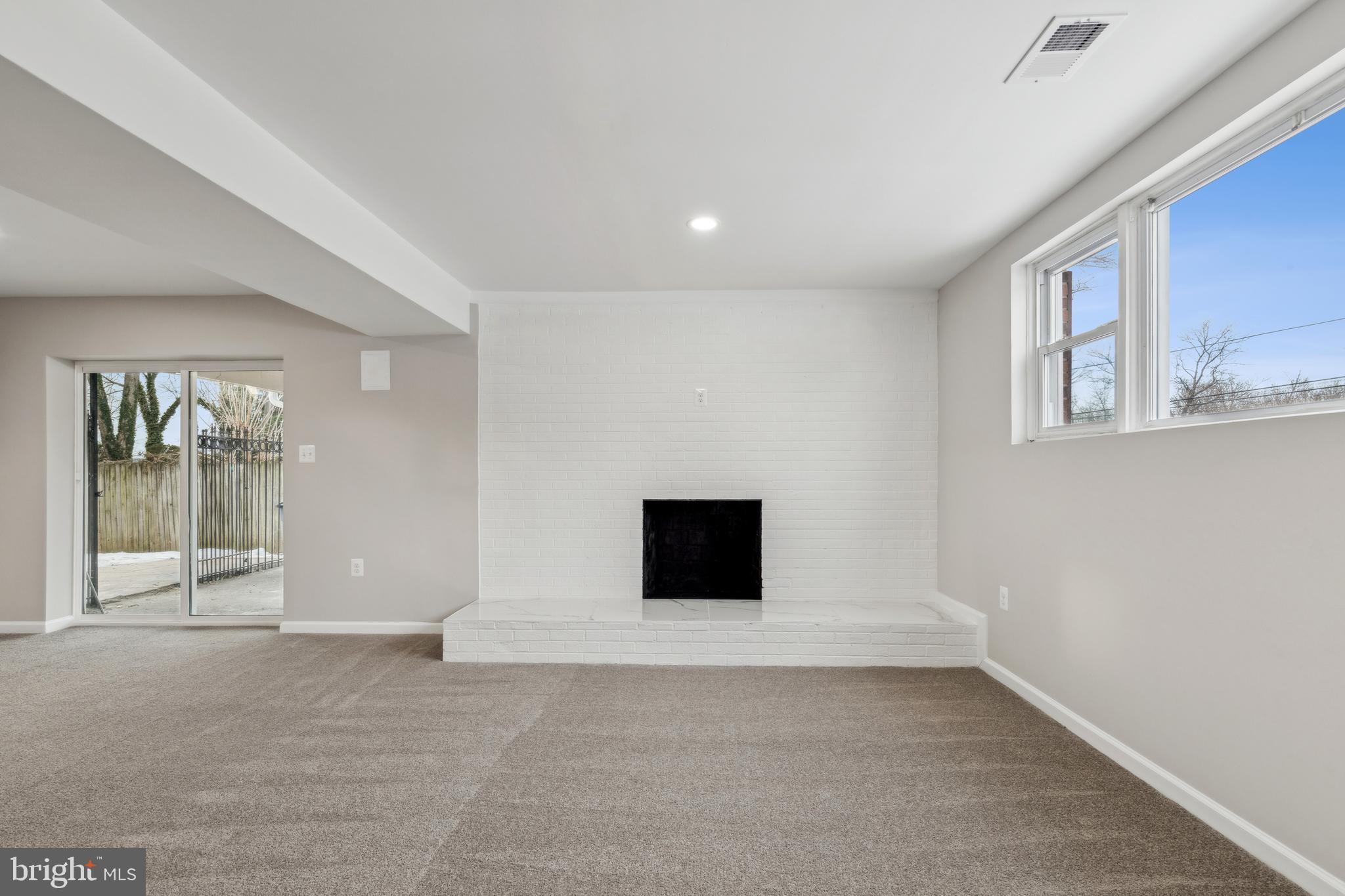 CRESTVIEW MANOR - Residential