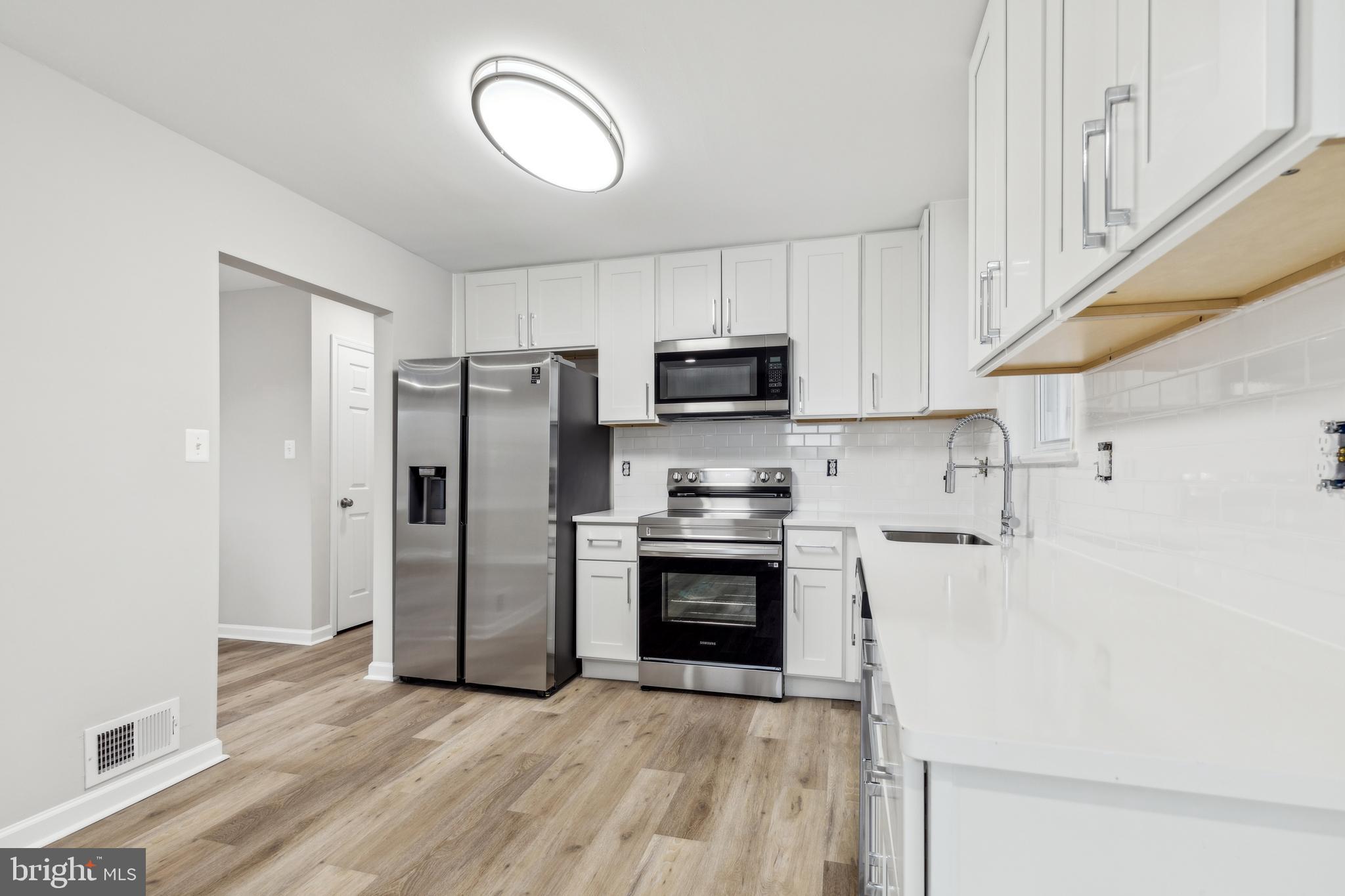 CRESTVIEW MANOR - Residential