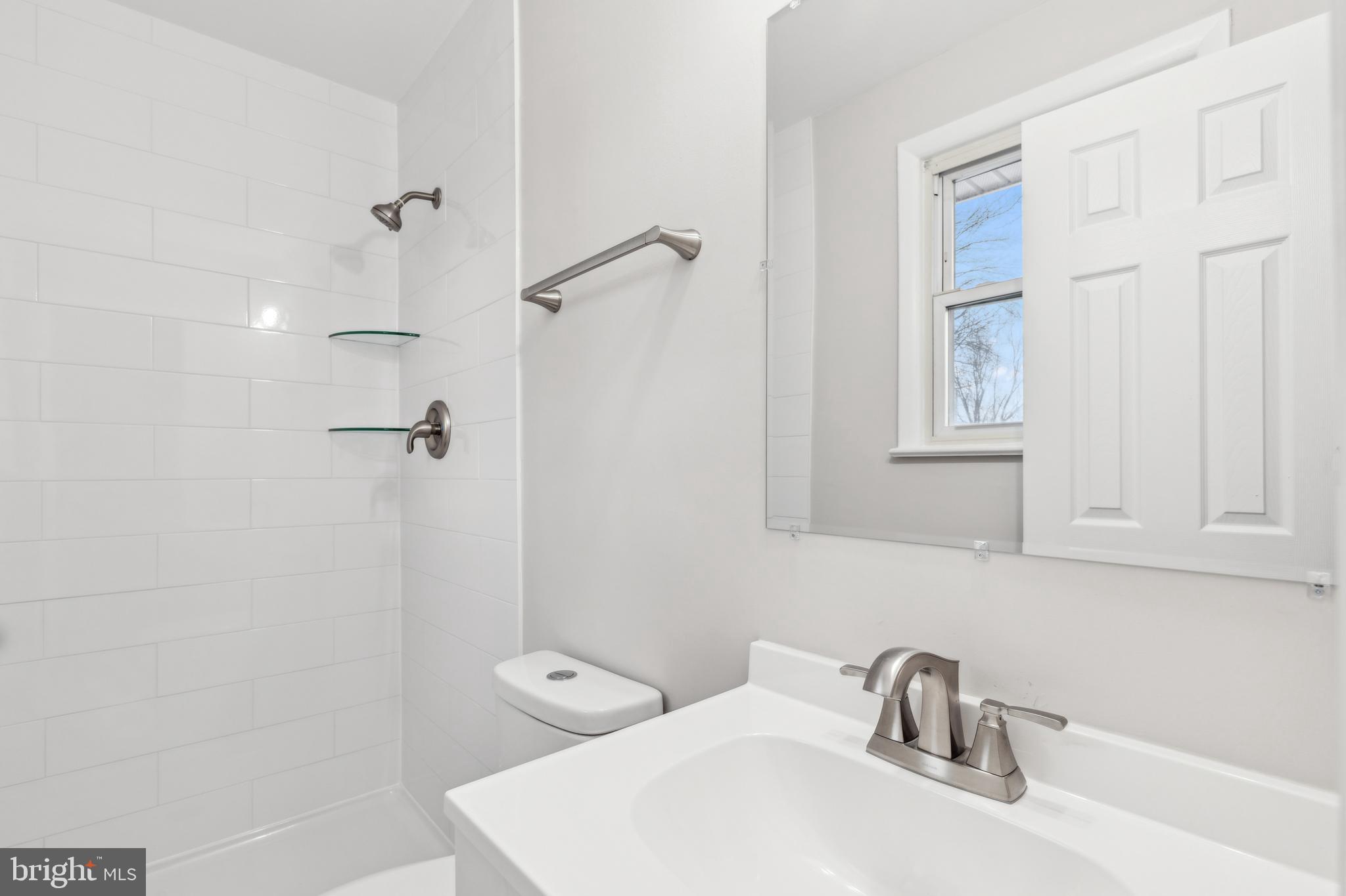 CRESTVIEW MANOR - Residential