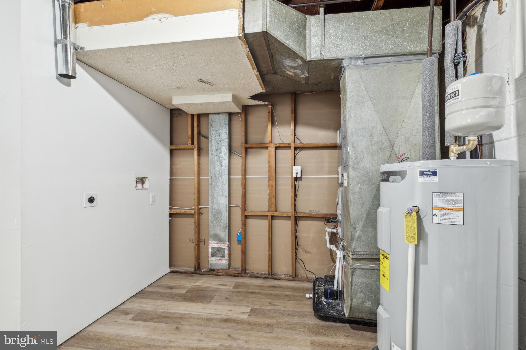 CRESTVIEW MANOR - Residential